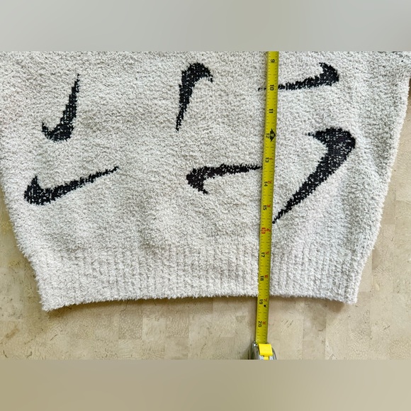 Nike Women’s Phoenix Cozy Boucle Knit Logo Size M Crop Top Orewood Shirt - Picture 7 of 8